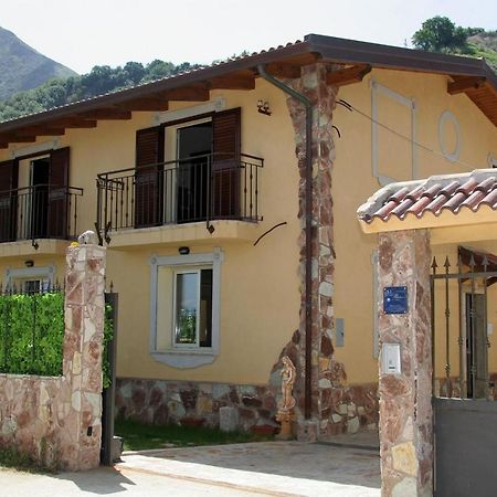 Villa Paladino - B&B E Guest House 쉴라 외부 사진