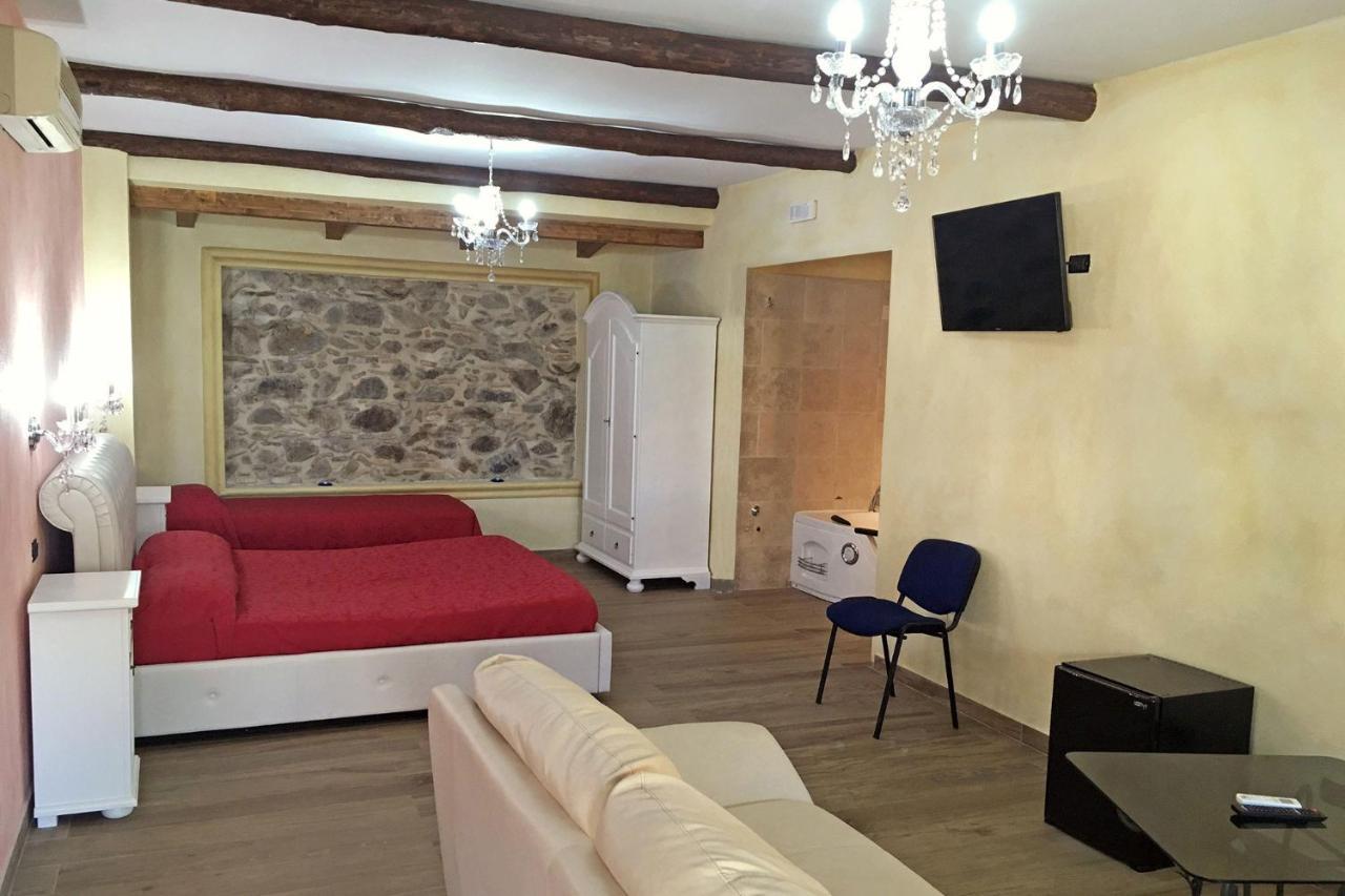 Villa Paladino - B&B E Guest House 쉴라 외부 사진