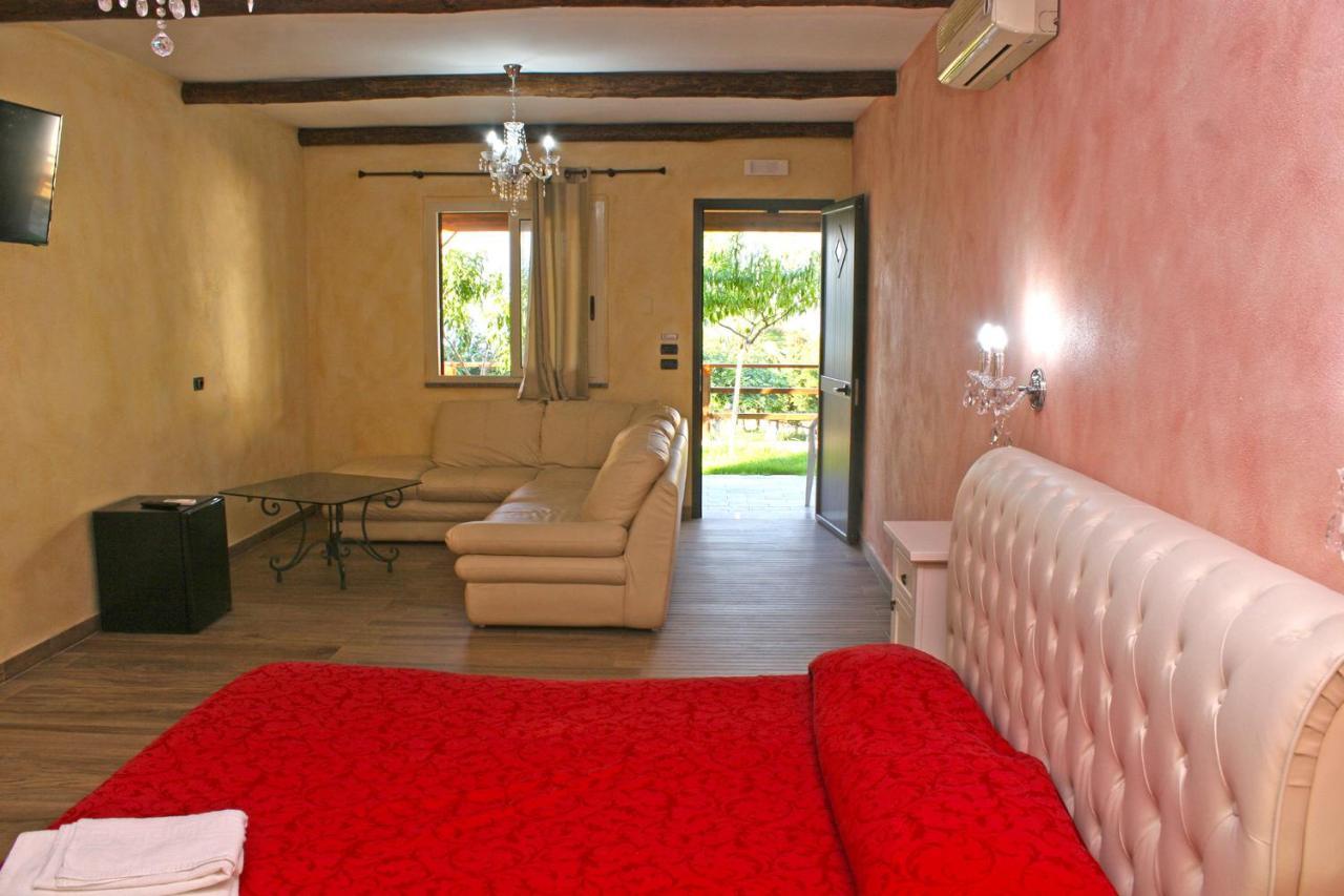Villa Paladino - B&B E Guest House 쉴라 외부 사진
