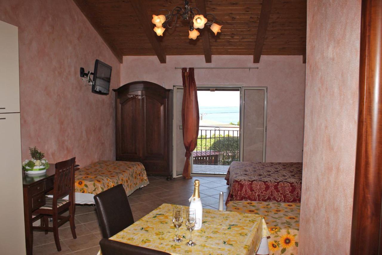 Villa Paladino - B&B E Guest House 쉴라 외부 사진