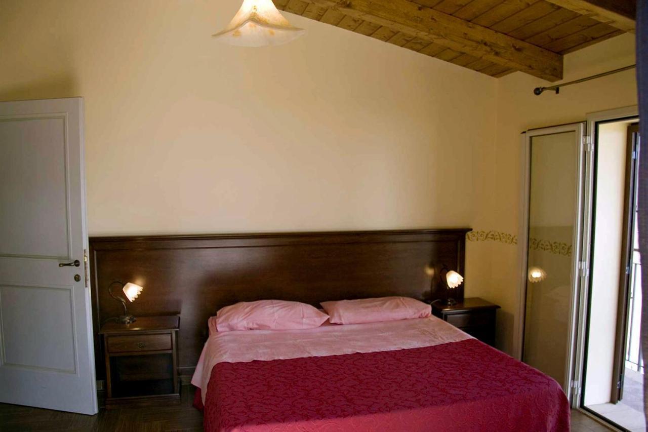Villa Paladino - B&B E Guest House 쉴라 외부 사진