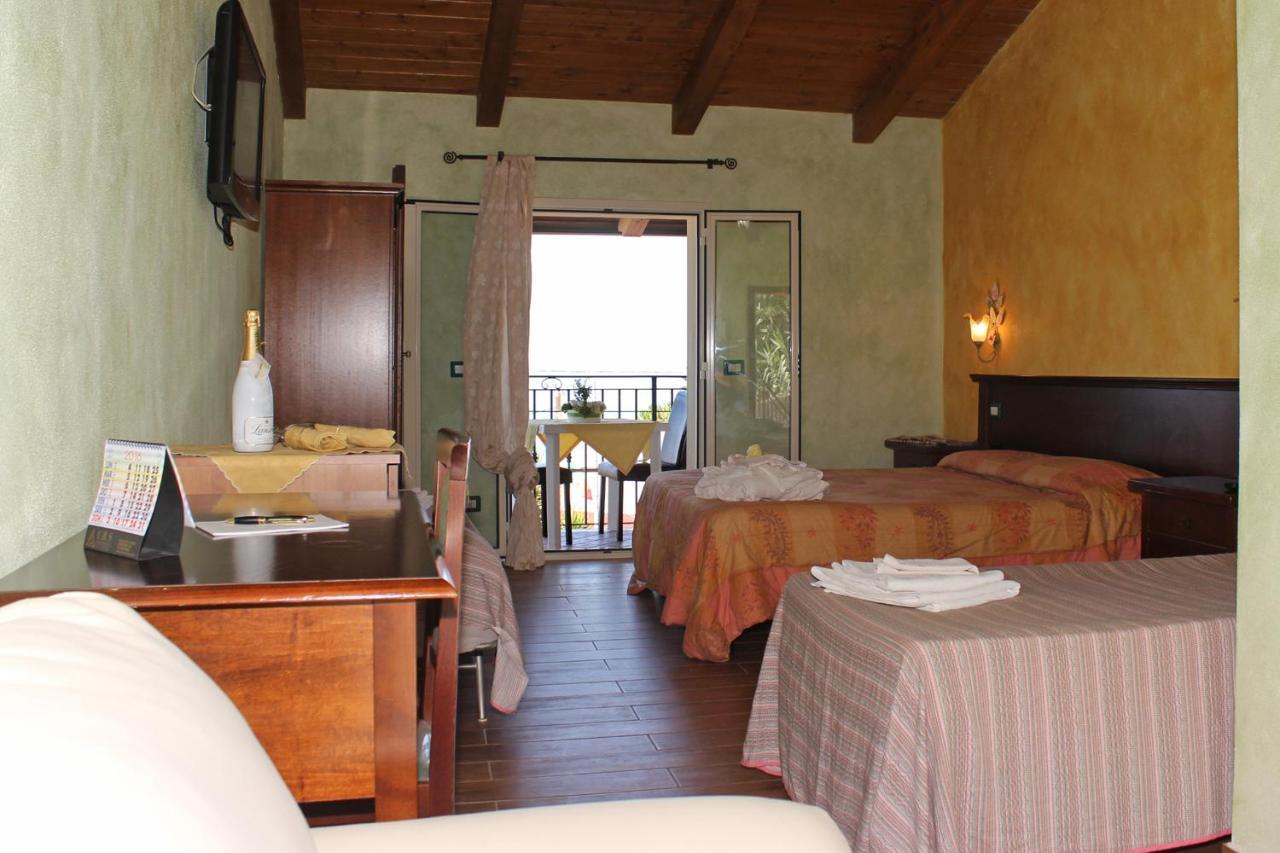 Villa Paladino - B&B E Guest House 쉴라 외부 사진