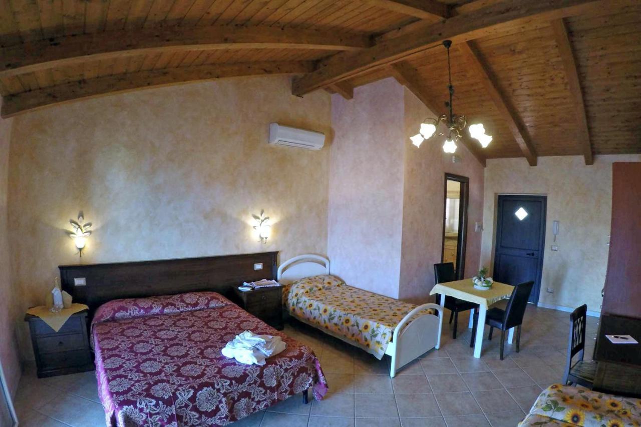 Villa Paladino - B&B E Guest House 쉴라 외부 사진