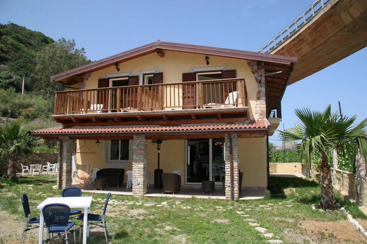 Villa Paladino - B&B E Guest House 쉴라 외부 사진