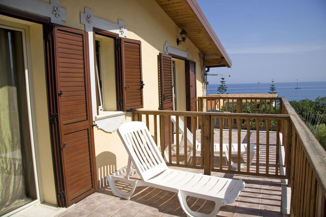 Villa Paladino - B&B E Guest House 쉴라 외부 사진