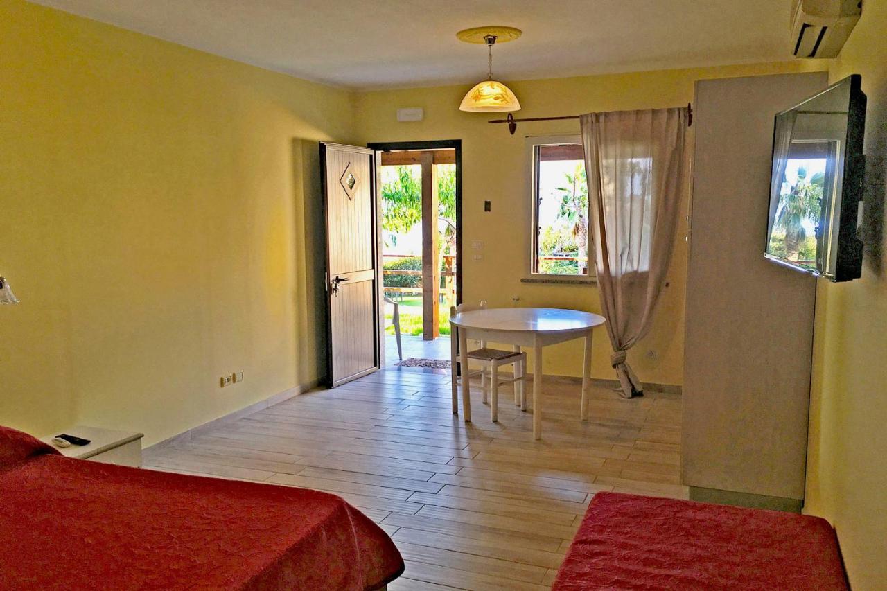 Villa Paladino - B&B E Guest House 쉴라 외부 사진